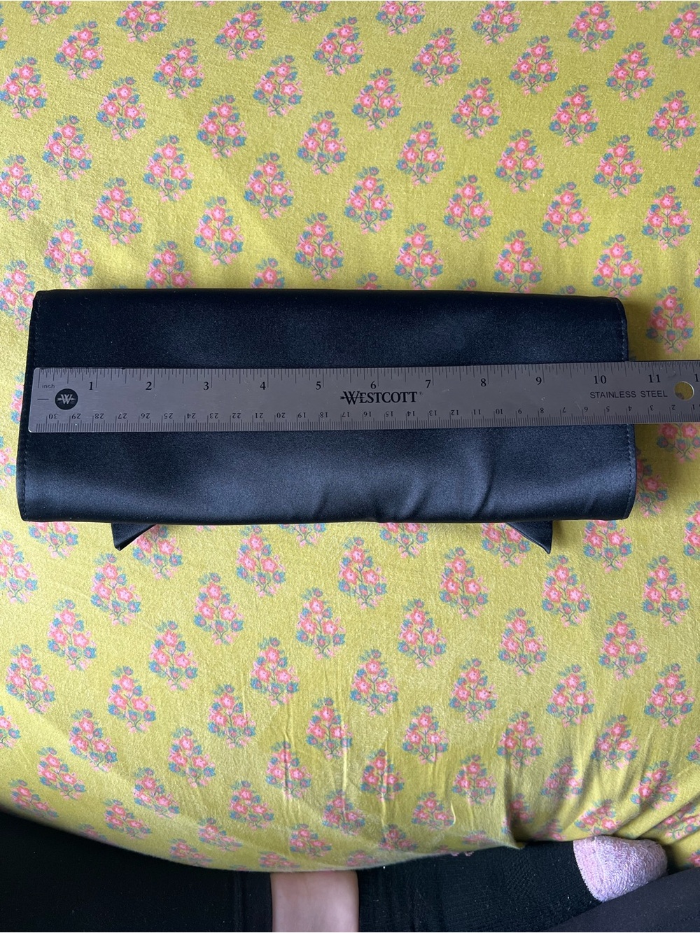 Hollywould Black Bow Satin Clutch Bag - Picture 3 of 3